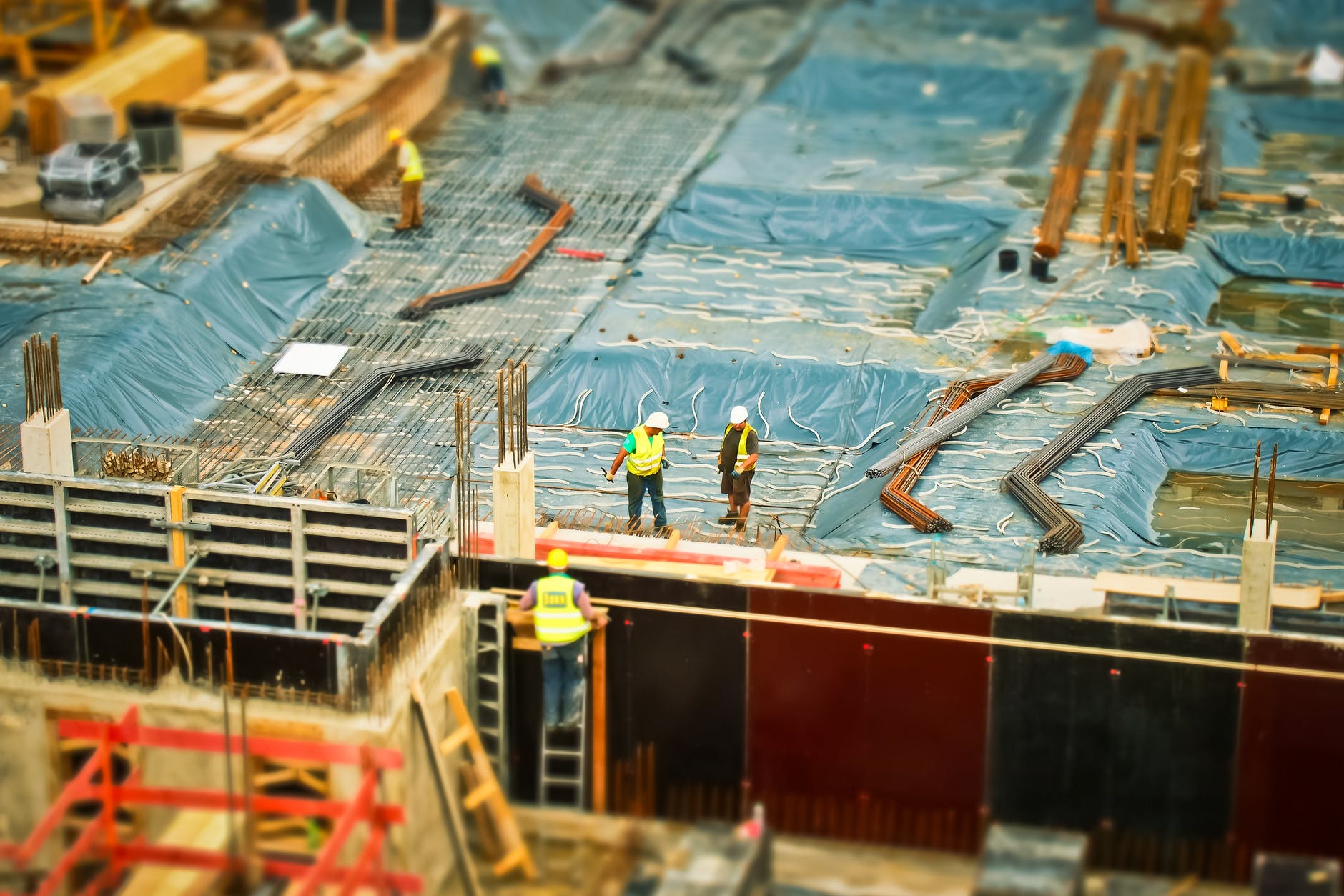 Como evitar riscos ambientais no canteiro de obras